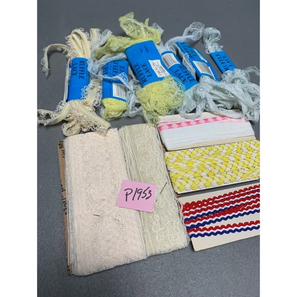 31 Yards Assorted Lace & Trim Bundle - Ruffle Lace Ric Rac Crochet Trim - Picture 8 of 8